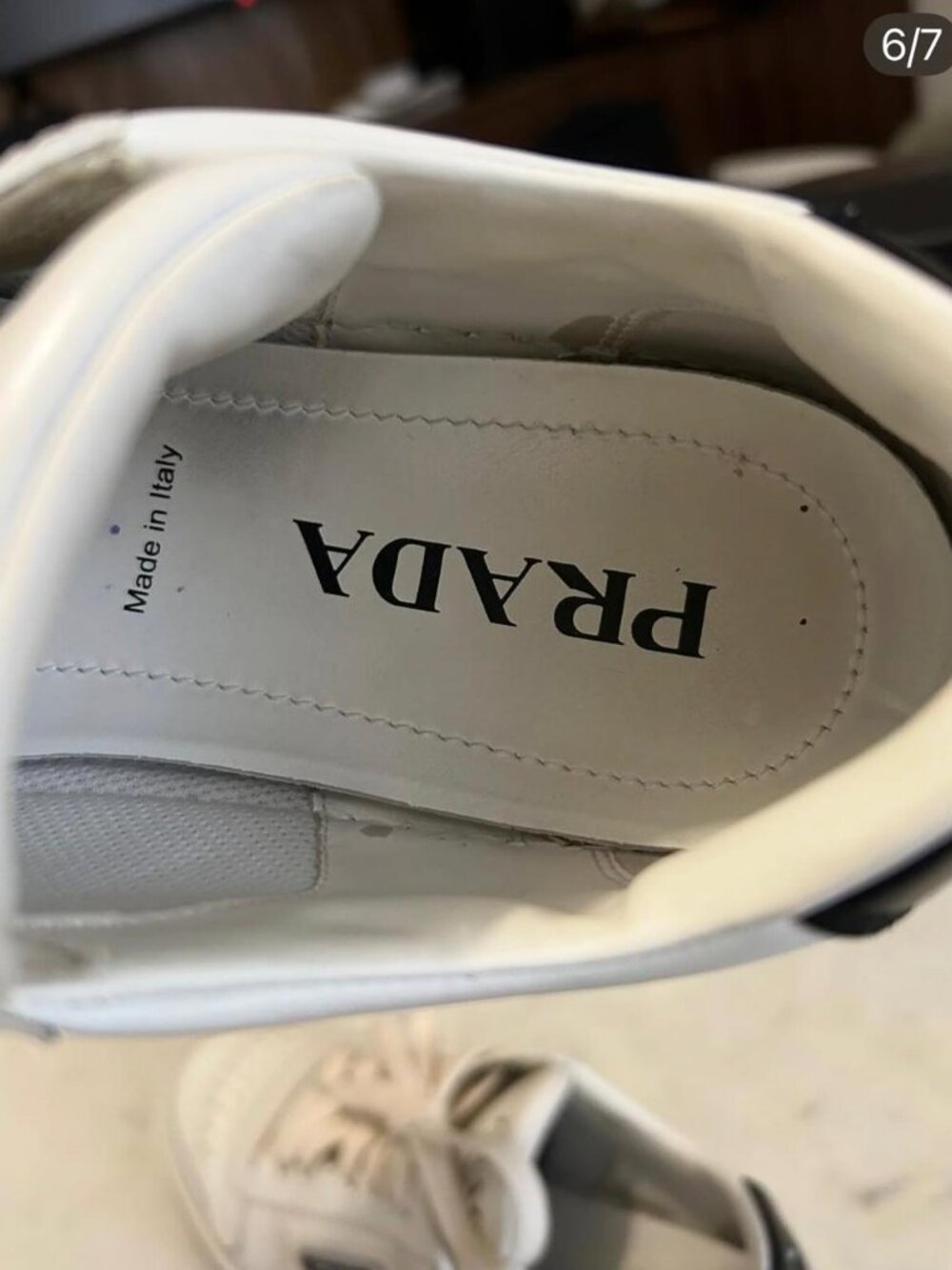 PRADA LOGO - Picture 6 of 7